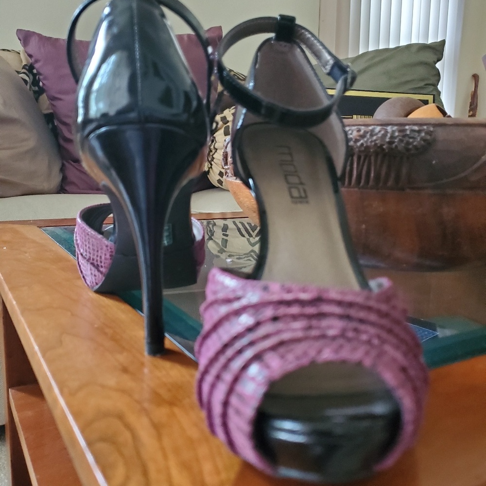 Moda Open Toe Pump - image 5